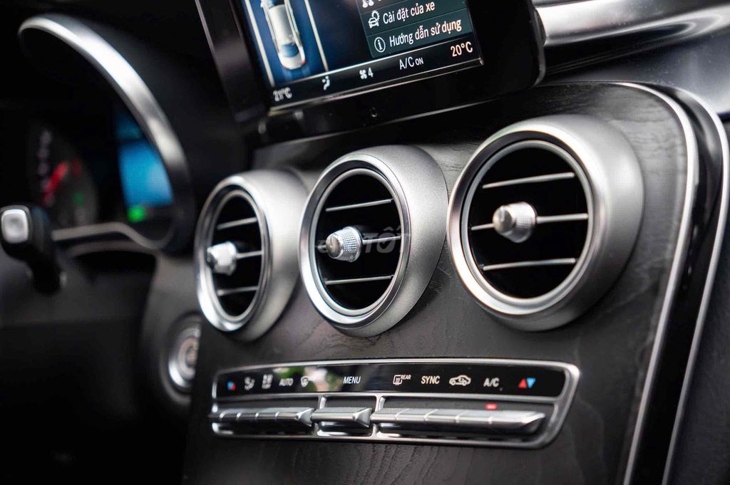 Mercedes C200 Facelift - Model 2019 - Zin đẹp. Mua bán Ô tô tại Quận 7 Tp Hồ Chí Minh được đăng bởi Thật Nguyễn LongAnh Auto hình 10