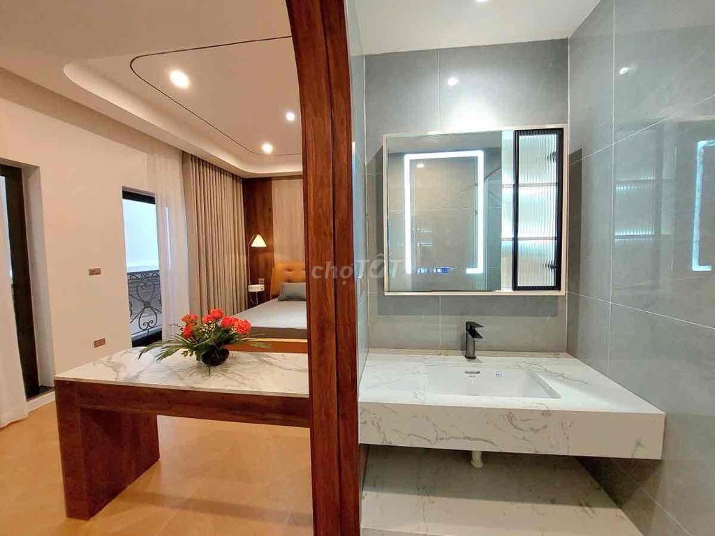 Редкий вариант – центр Hai Bà Trưng – с мебелью – 50м² x 6 этаж