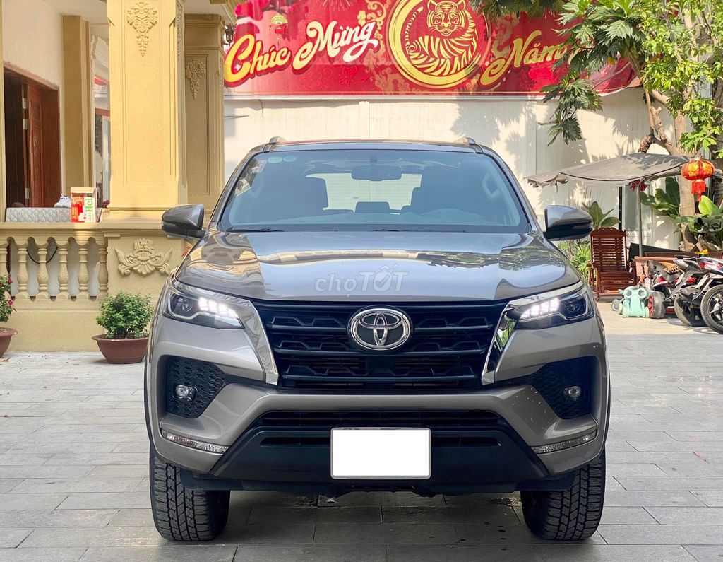 Toyota Fortuner 2022 2.4G 4x2 AT dầu - 66.000 km.