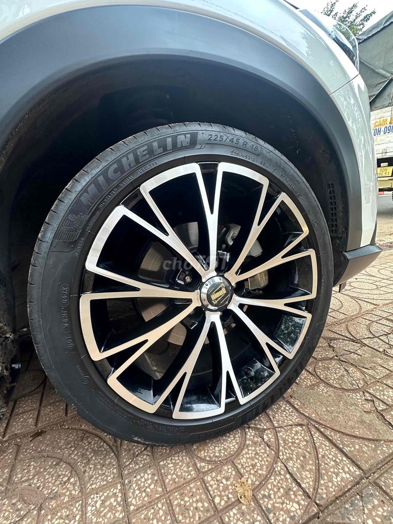 cần bán bộ mâm + lốp mechelin 245/45/27 giá 7tr