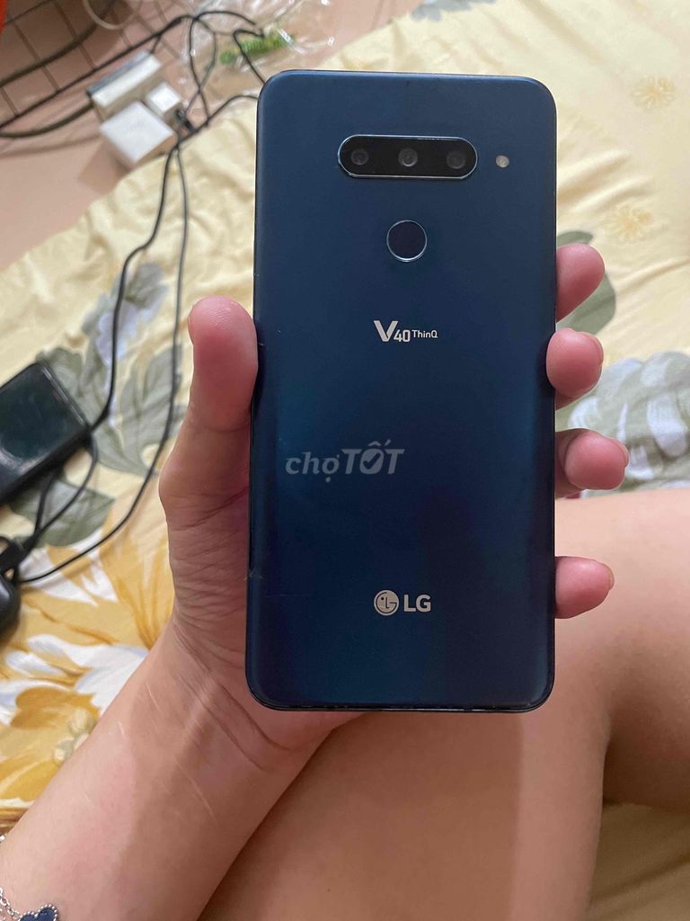 LG V40 ThinQ cũ, có vết nứt dài nhẹ ở màn hình.. Mua bán Điện thoại tại Quận Gò Vấp Tp Hồ Chí Minh được đăng bởi Phi Long hình 2
