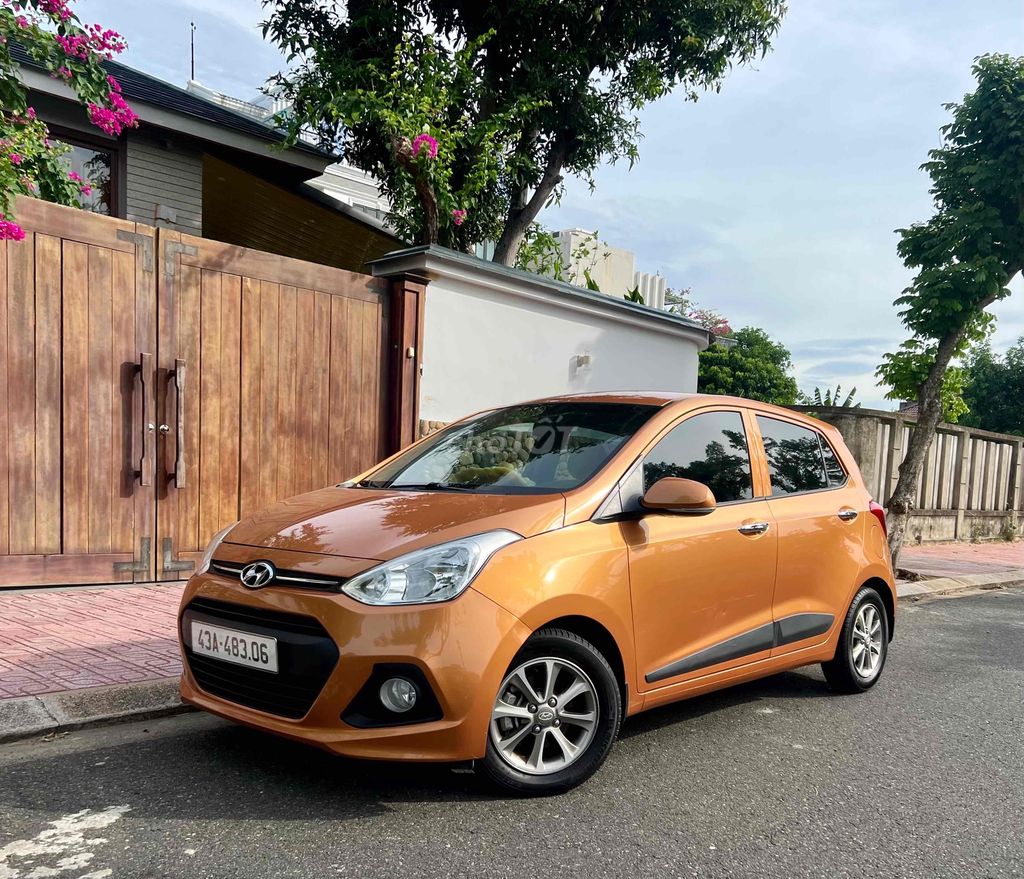 Hyundai i10 bản 1.2 AT - Xe đưa đón con đi học