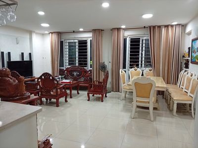Mình cần bán căn penthouse Thủ Thiêm Star 240m2 Giá 7.7 tỷ
