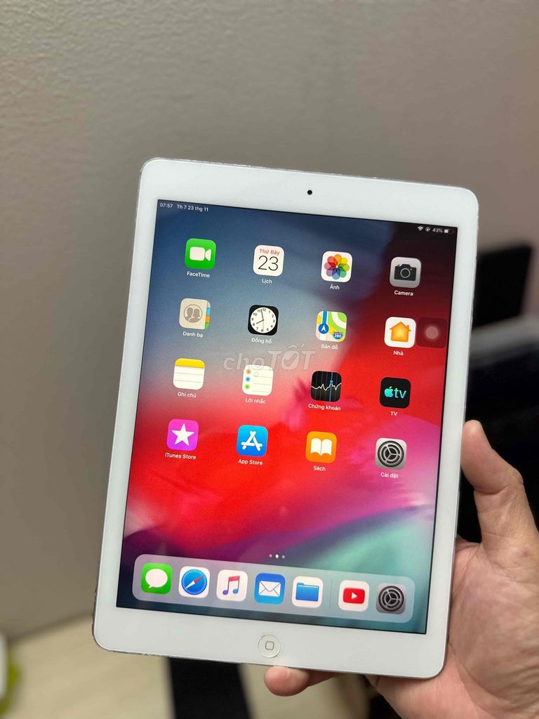 IPad Air xem youtube Tik Tok mượt pin rất trâu