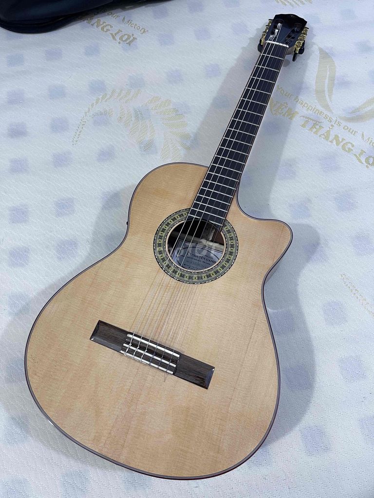 Đàn guitar classic EQ Fishman mới 99%. Mua bán Nhạc cụ tại Quận Bình Thạnh Tp Hồ Chí Minh được đăng bởi Trần Bảo Khánh hình 1