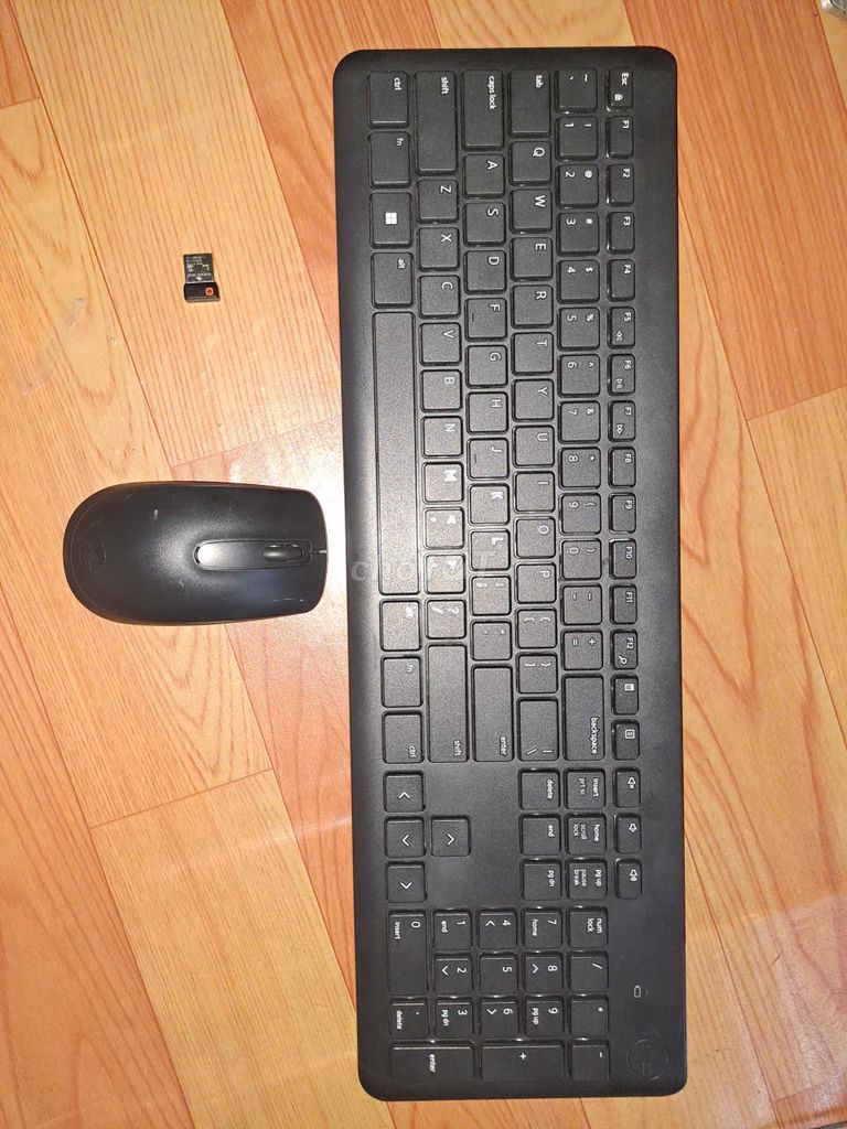 USB Logitech Unifying (tặng bộ phím chuột Dell). Mua bán Phụ kiện (Màn hình, Chuột...) tại Quận Tân Phú Tp Hồ Chí Minh được đăng bởi Thanh Le hình 1