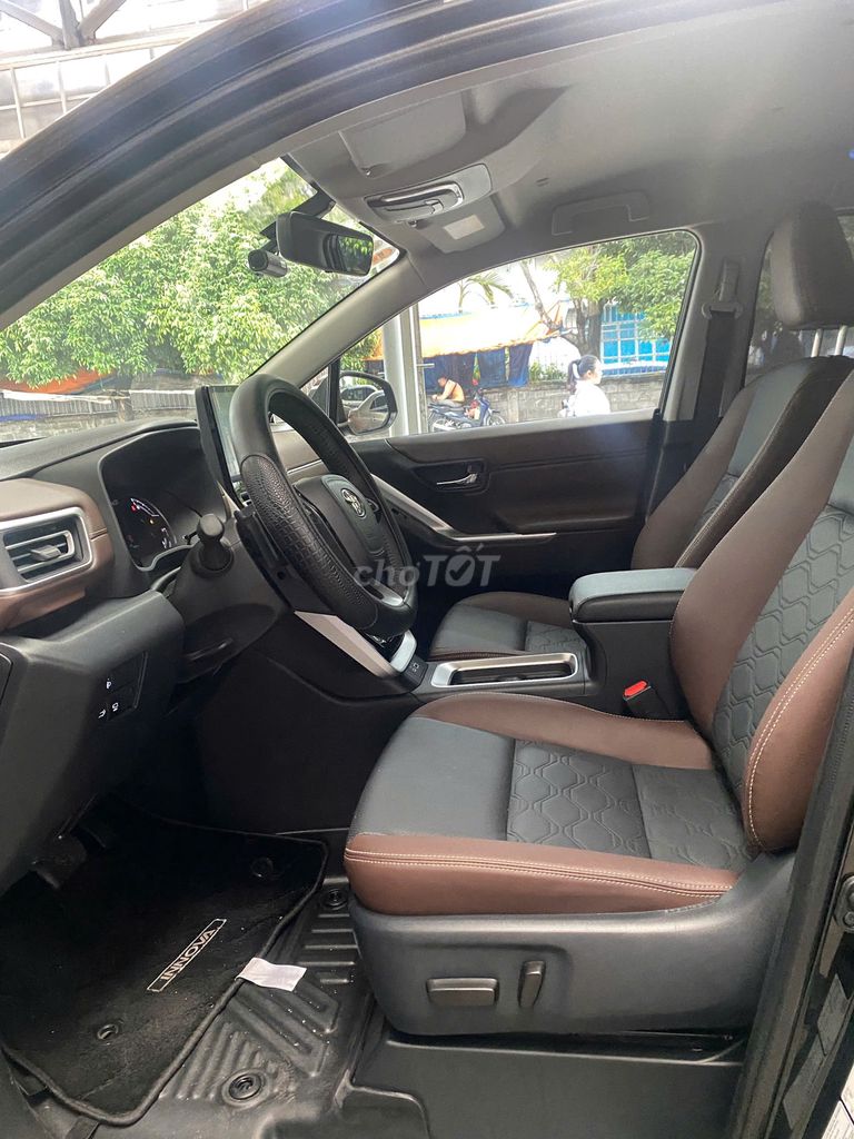 Toyota Innova Cross 2025 lướt, giá tl. Mua bán Ô tô tại Quận Tân Phú Tp Hồ Chí Minh được đăng bởi Thành Nam Toyota  hình 7