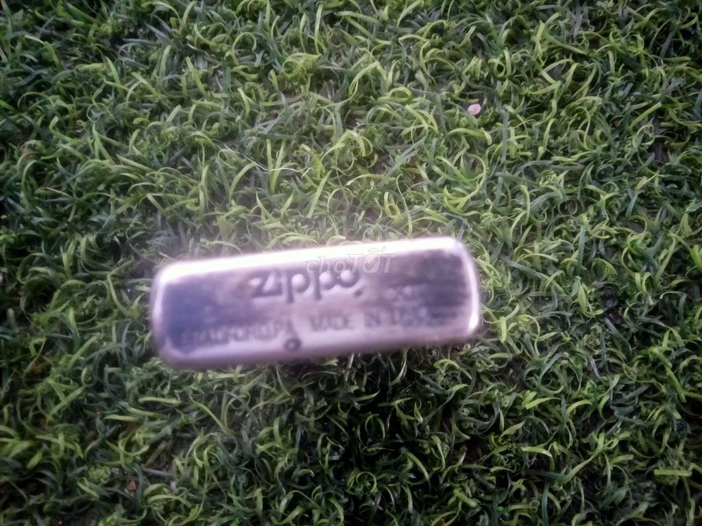 Hộp quẹt zippo Mỹ lắc kê bạc triện vàng xii lama
