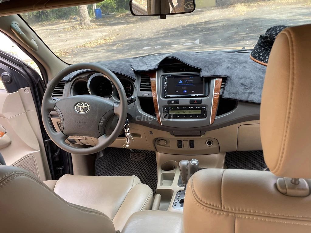 Toyota Fortuner V 2012 số tự động 2 cầu. Mua bán Ô tô tại Quận 12 Tp Hồ Chí Minh được đăng bởi Xuân Trường hình 7