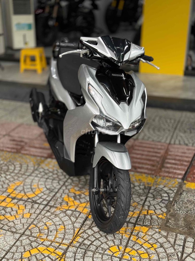 Honda Air Blade 2020 серебристый Porsche