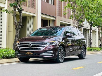 Volkswagen Viloran Luxury 2024 Đỏ 17.000km