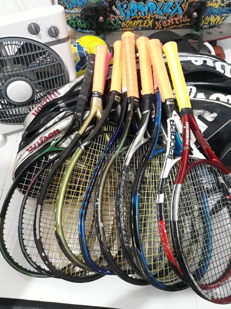 Vợt tennis cũ các loại