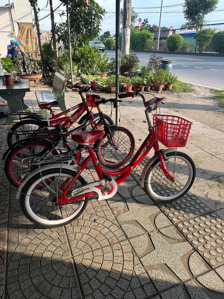 xe đạp trẻ em bánh 20in bé 5 đến 12 tuổi chạy ok. Mua bán Xe đạp tại Huyện Củ Chi Tp Hồ Chí Minh được đăng bởi nguyễn quốc Thắng hình 2