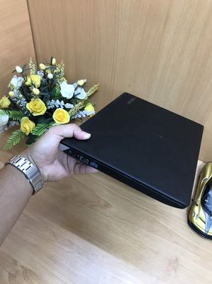 Bán Laptop Toshiba dynabook R73/F  Giá : 2tr700
