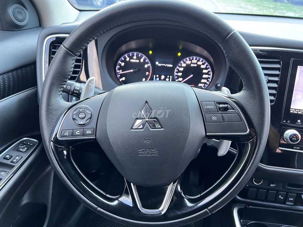 Outlander 2.0 Premium 2022 cực chất 3 vạn km 7xxTr. Mua bán Ô tô tại Quận Cầu Giấy Hà Nội được đăng bởi Xe Cũ Dương Đô hình 12