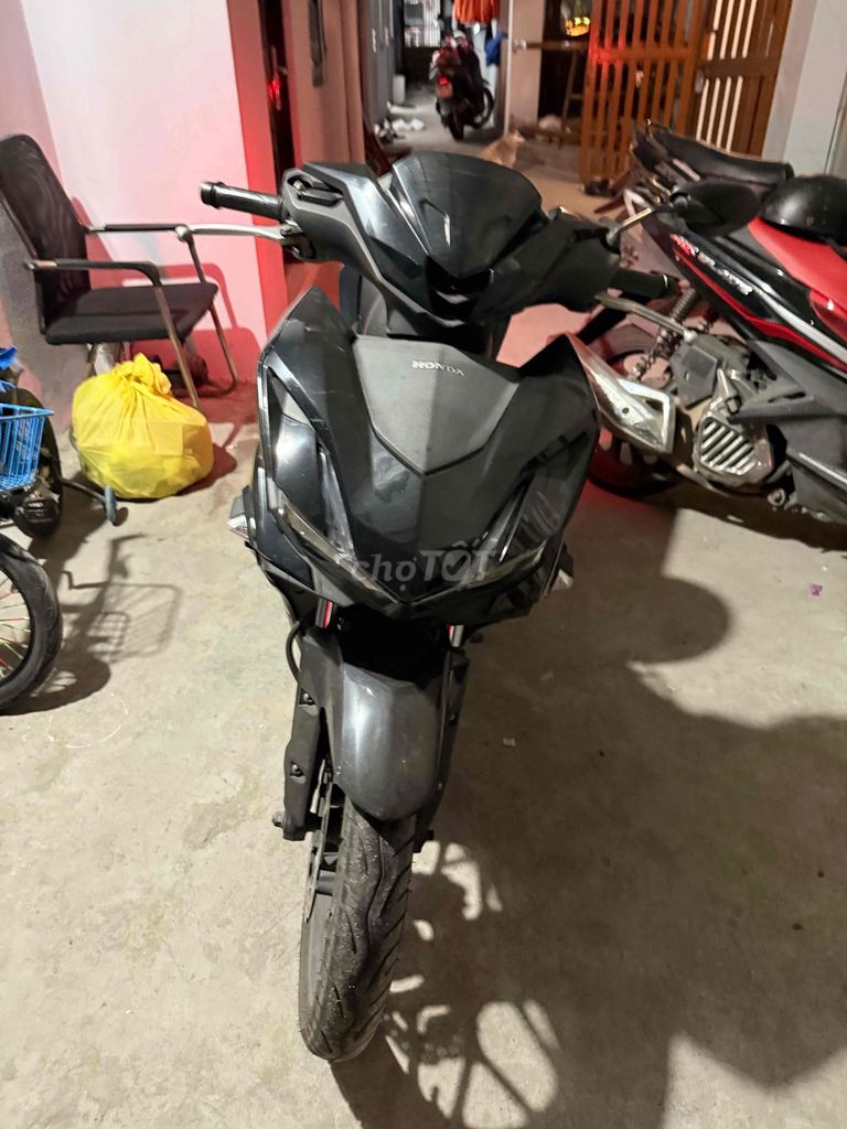 Honda Winner V3 2022 черный глянцевый 28 000 км