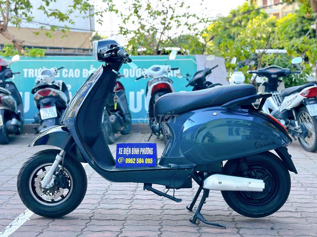 Электроскутер Vespa квадратная фара синий gtdd