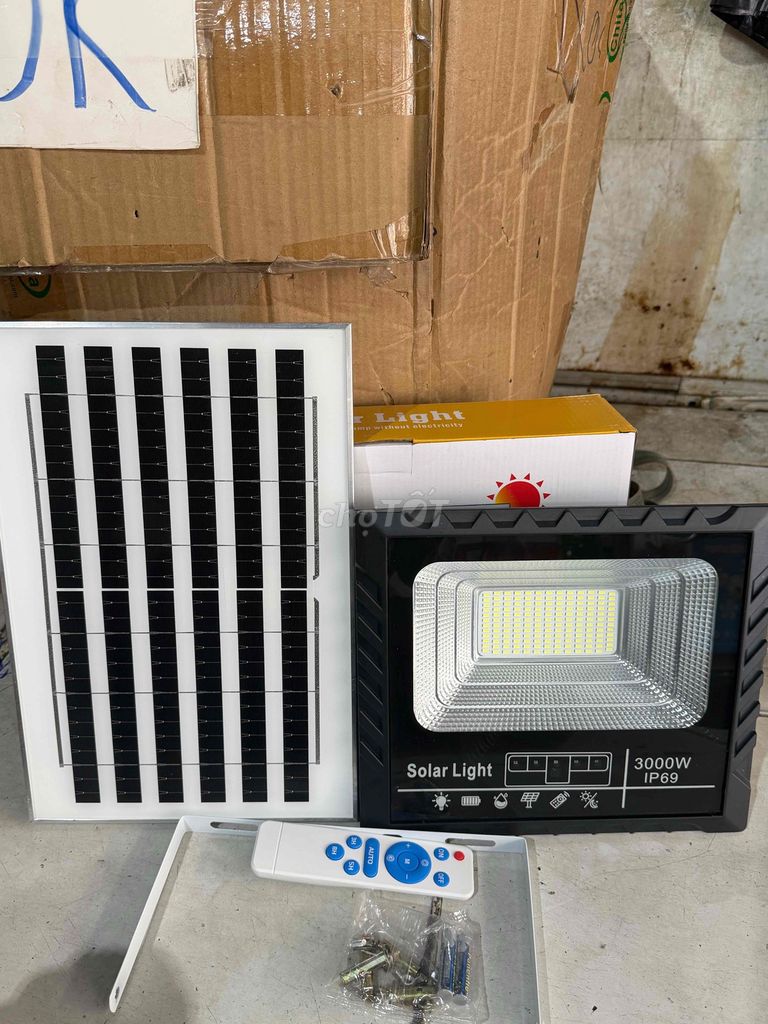Đèn pha năng lượng Nhựa ABS Đen 3000W. Mua bán Đèn tại Quận 11 Tp Hồ Chí Minh được đăng bởi Kim Hưng hình 1