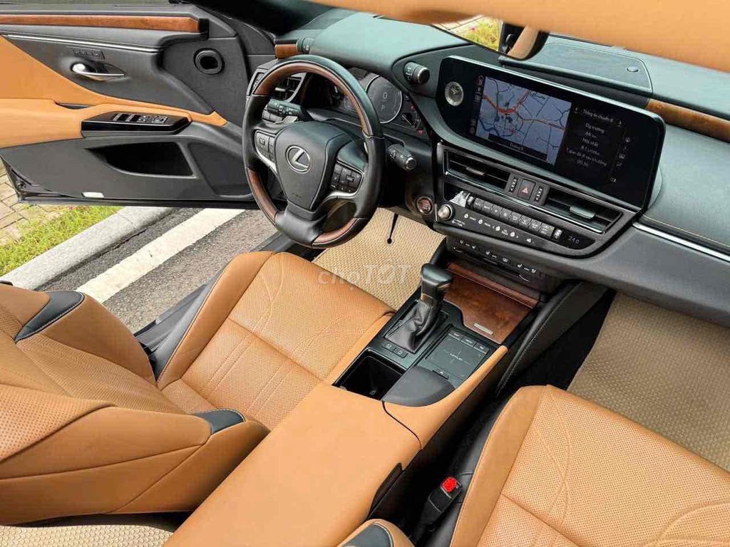 Cần Bán Chiếc Lexus ES250 Model 2020. Mua bán Ô tô tại Quận 7 Tp Hồ Chí Minh được đăng bởi Hoàng Trung hình 9