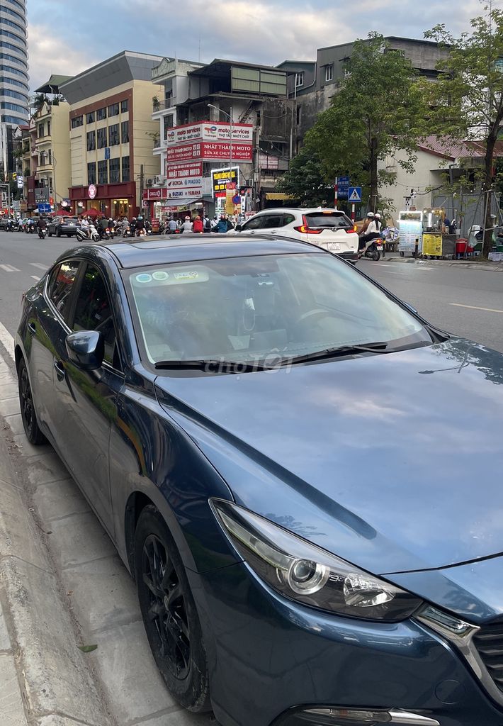 Mazda 3 đời 2018 màu xanh, 100.000 km. Mua bán Ô tô tại Quận Long Biên Hà Nội được đăng bởi TRUNG  hình 2