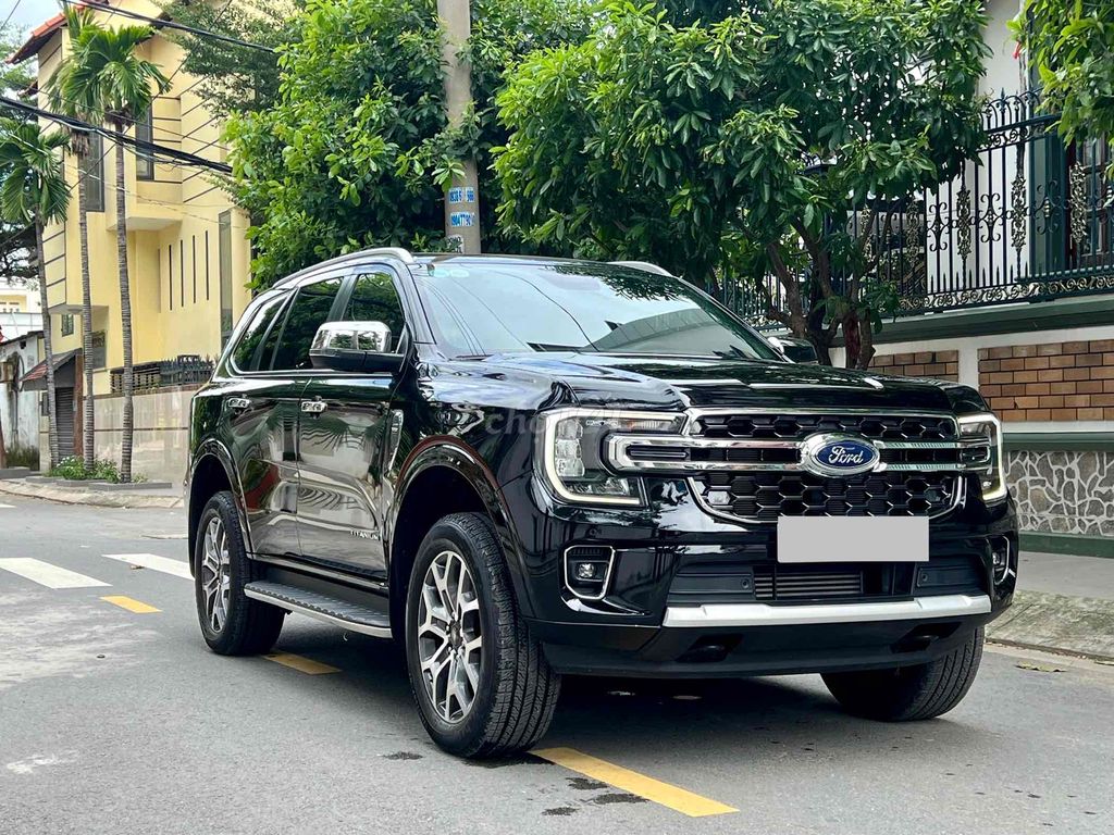 Ford Everest 1 cầu bản đủ - Xe đẹp - Đúng chuẩn