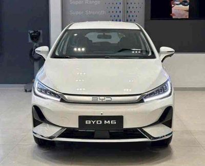 BYD M6 Giá Tốt