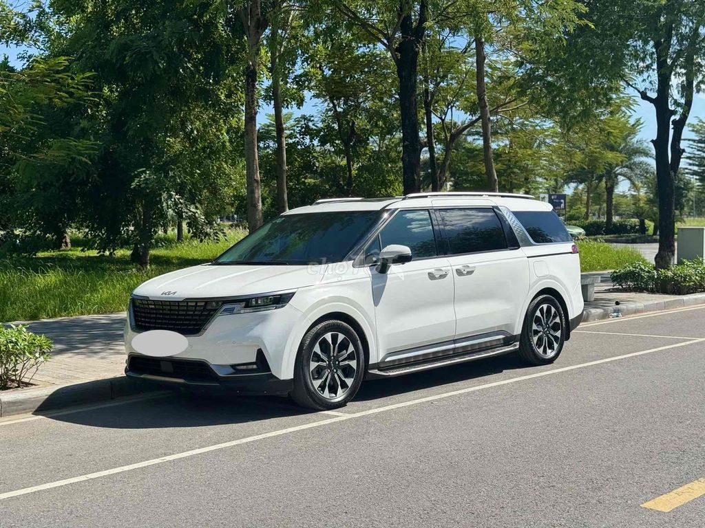 Kia Carnival Signature 2022 Trắng 8 chỗ 85000 km