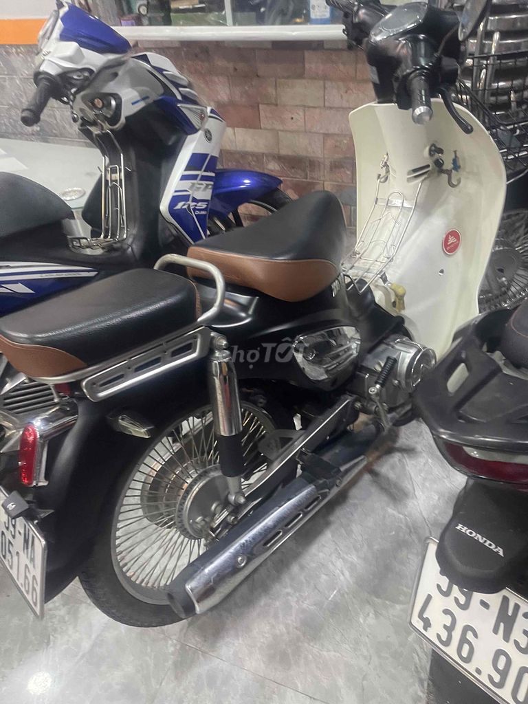 Honda Super Cub Đen trắng. Mua bán Xe máy tại Huyện Bình Chánh Tp Hồ Chí Minh được đăng bởi Nguyễn Huy Hoàng hình 2