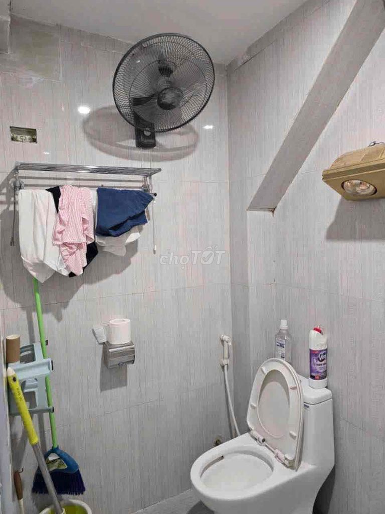 Дом 60 м² с антресолью – переулок 5 м – авто у дверей – центр, район Хай Ба Чынг