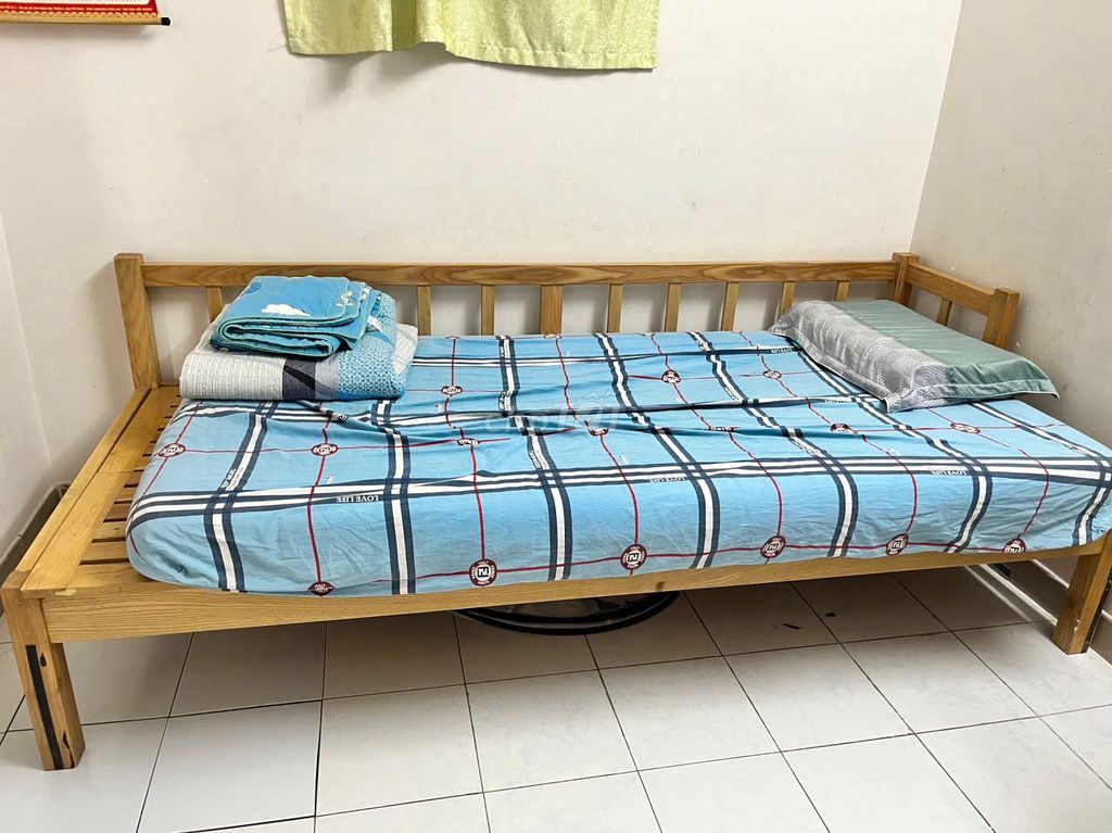 Giường đơn gỗ 1.8x1m đã sử dụng. Mua bán Giường, chăn ga gối nệm tại Quận Phú Nhuận Tp Hồ Chí Minh được đăng bởi Dương  hình 1