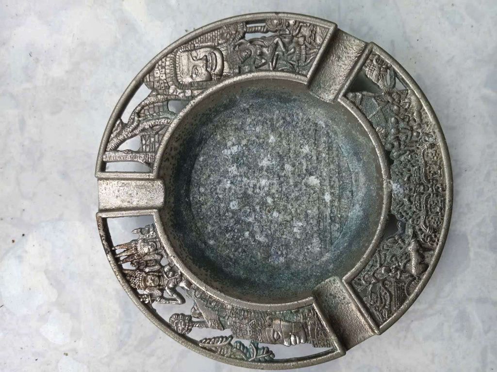 Gạt tàn thuốc Kim loại Cổ điển. Mua bán Đồ sưu tầm, đồ cổ tại Huyện Bình Đại Bến Tre được đăng bởi Vua Lông Vũ hình 1