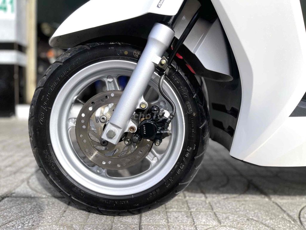 📣 Honda Lead Fi 125cc đời cuối Trắng Ngọc-Trinh Zi. Mua bán Xe máy tại Thành phố Rạch Giá Kiên Giang được đăng bởi Xe Máy Thanh Phương hình 4