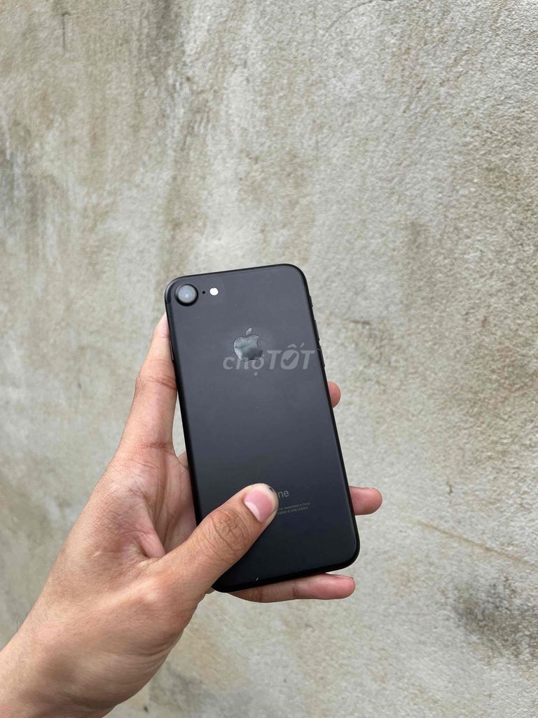 Dư dùng cần bán iphone 7 quốc tế 32G giá rẻ. Mua bán Điện thoại tại Thành phố Qui Nhơn Bình Định được đăng bởi Gia Long hình 1