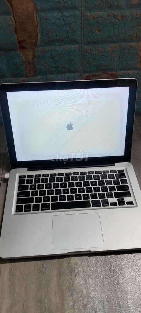 Bán Macbook pro 2008 đời cũ còn mới lắm nhé