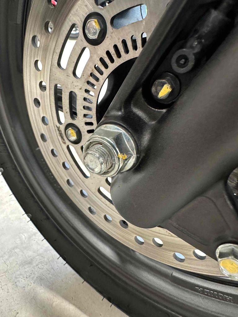 Honda Air Blade 160 ABS 2023 Trắng đen 5100 km. Mua bán Xe máy tại Quận 8 Tp Hồ Chí Minh được đăng bởi Lộc Trần  hình 13