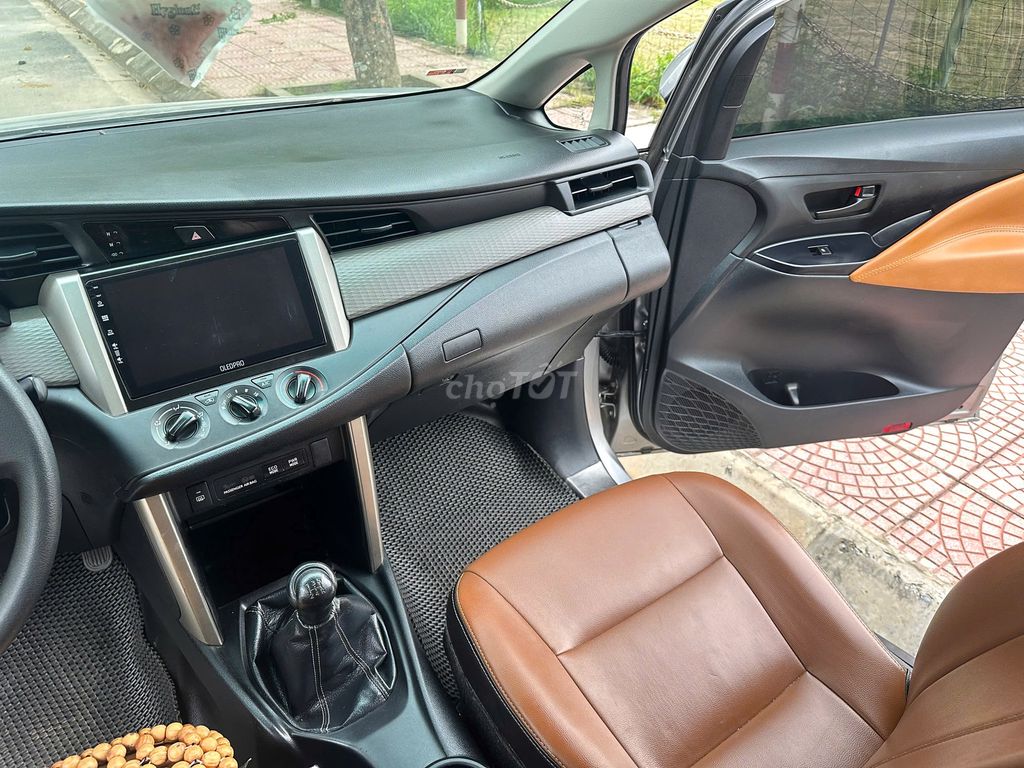 Toyota INNOVA 2.0E cuối 2017 số tay. Xe đẹp. Mua bán Ô tô tại Huyện Sóc Sơn Hà Nội được đăng bởi Salon Auto Đào Hằng hình 19