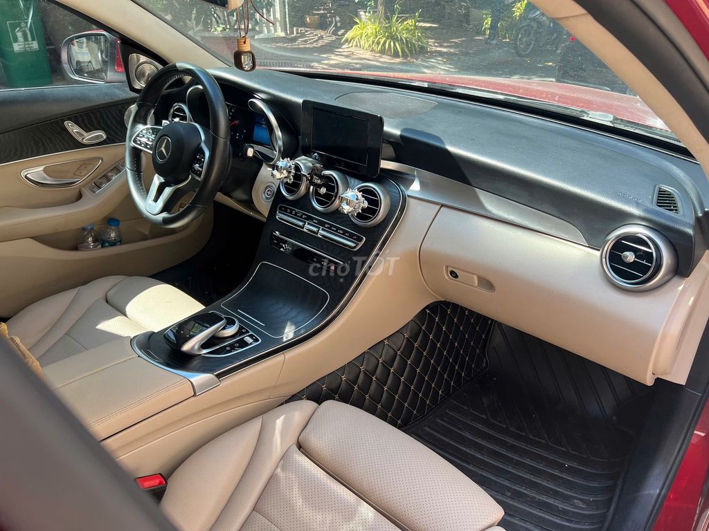 Mercedes Benz C Class 2019 C200 Facelift. Mua bán Ô tô tại Thành phố Thủ Đức Tp Hồ Chí Minh được đăng bởi HB AUTO  hình 6