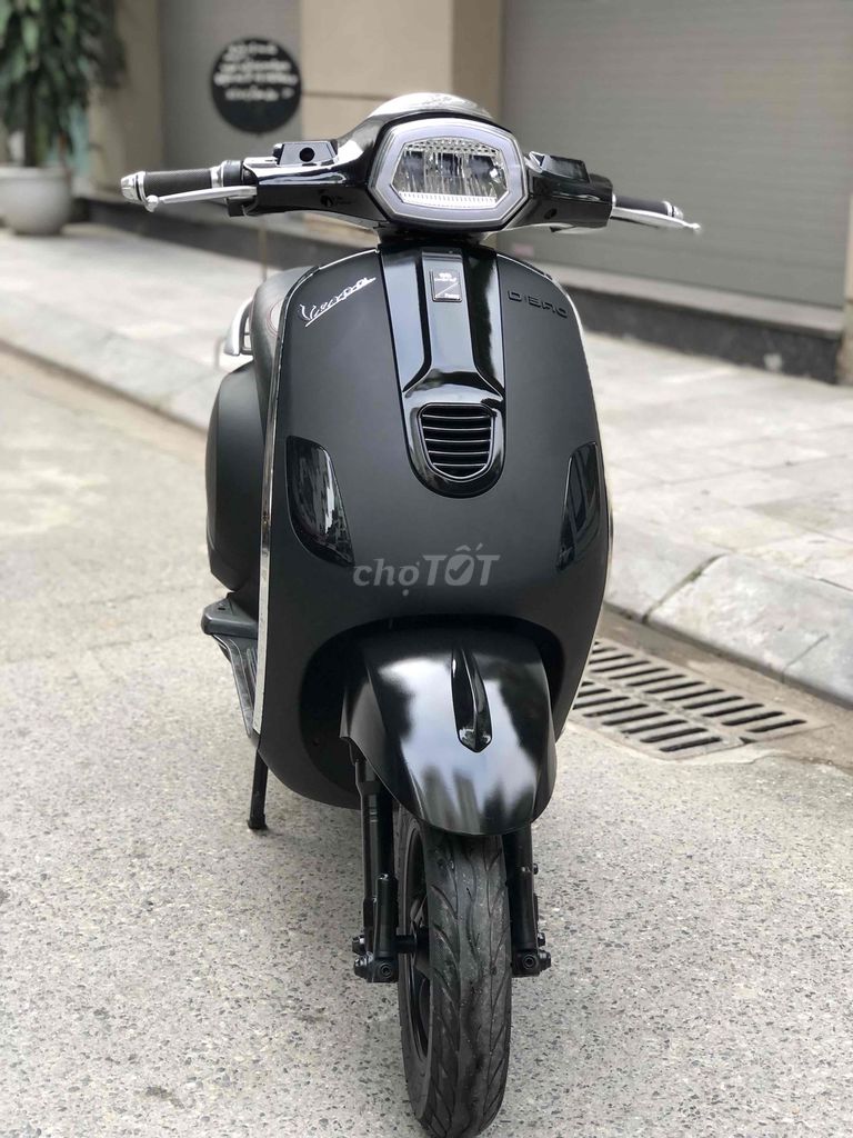 Xe điện Vespa đời cao đèn vuông, zin đẹp đầy đủ. Mua bán Xe điện tại Quận Nam Từ Liêm Hà Nội được đăng bởi Duy Hưng hình 2