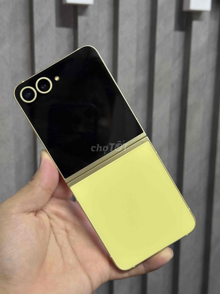 Samsung Zlip6 256GB Vàng. Mua bán Điện thoại tại Quận Bình Thạnh Tp Hồ Chí Minh được đăng bởi Tuấn 5G Giá Sỉ Sam hình 1