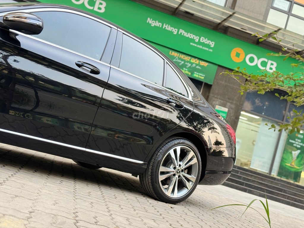 Mercedes-Benz C250 Exclusive 2018 Đen. Mua bán Ô tô tại Quận Thanh Xuân Hà Nội được đăng bởi Nguyễn Tuấn Hoàng hình 4