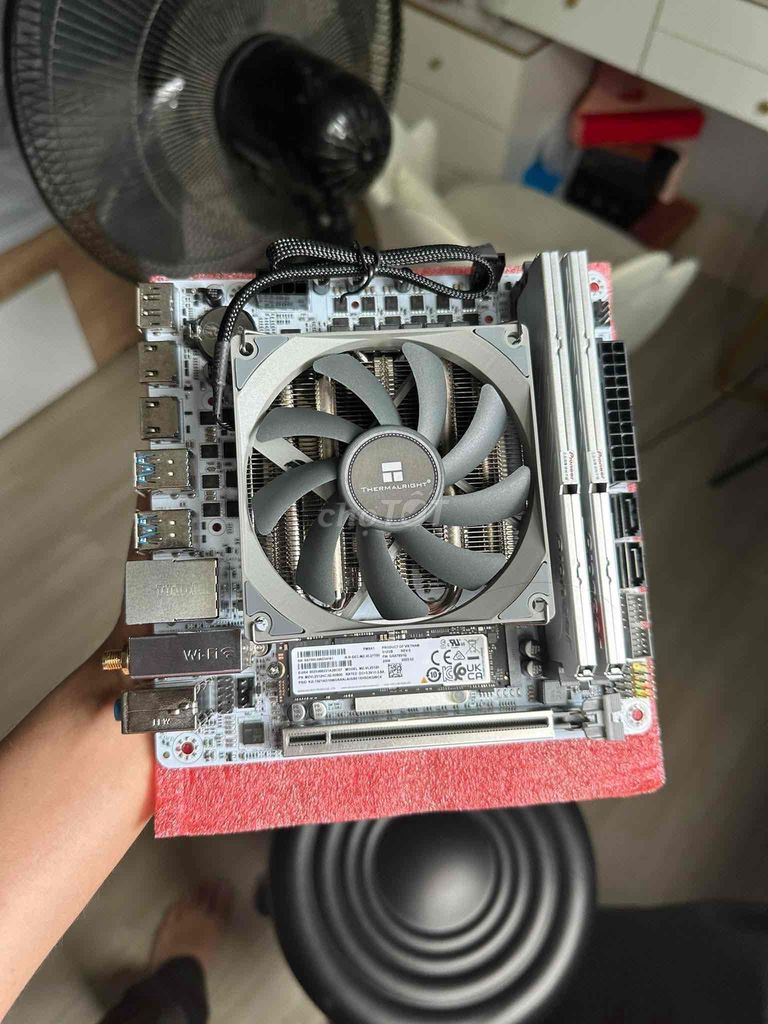 Bộ PC iTX nhỏ gọn.