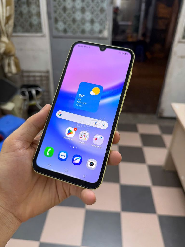 Samsung Galaxy A15 LTE 128GB Vàng Hàn Quốc . Mua bán Điện thoại tại Quận Đống Đa Hà Nội được đăng bởi NHẬT LỆ CAMERA hình 1