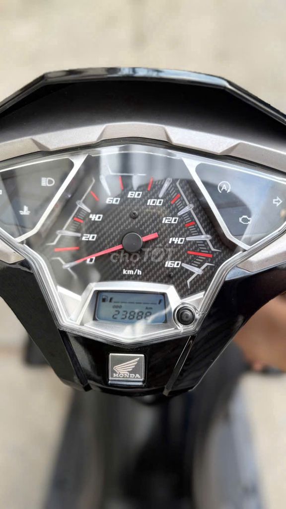 Бесшумная машина Honda AirBlade 2018