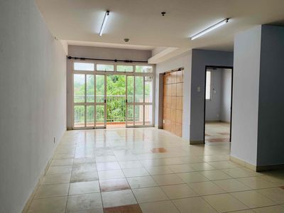 Bán gấp căn hộ Vĩnh Tường chợ Bà Hom, 90m2, SHR, 2 PN 2 Ban Công rộng
