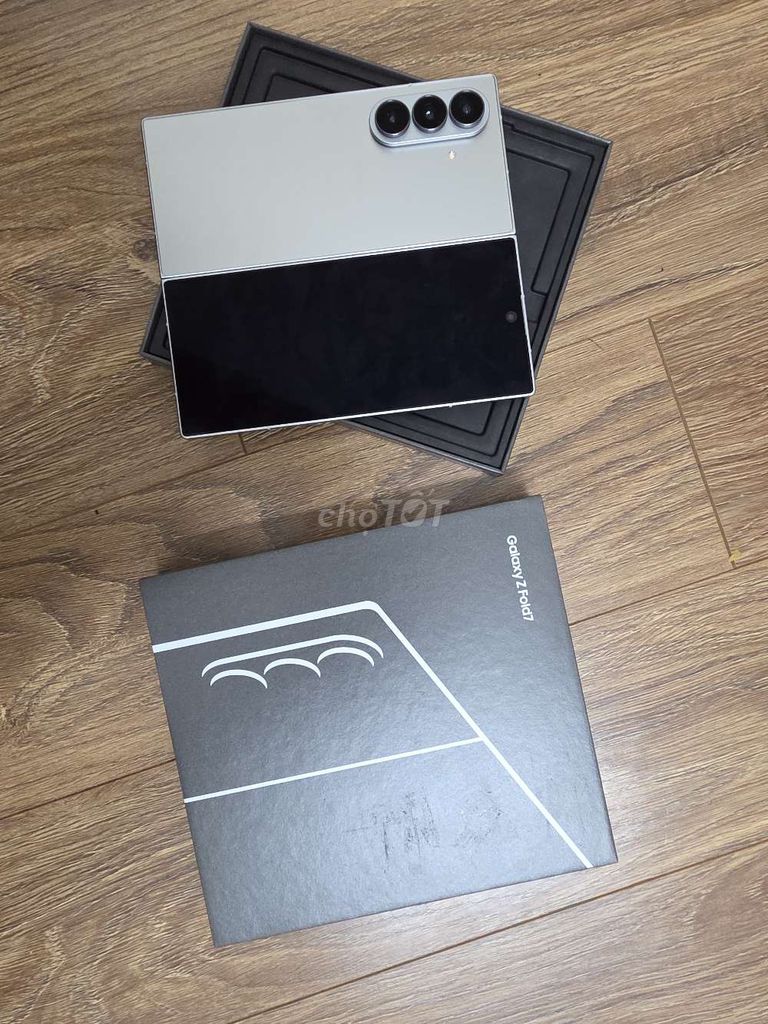 Samsung Z Fold 7 256GB Xám chính hãng VN. Mua bán Điện thoại tại Quận Cầu Giấy Hà Nội được đăng bởi Nguyễn Quyền hình 1