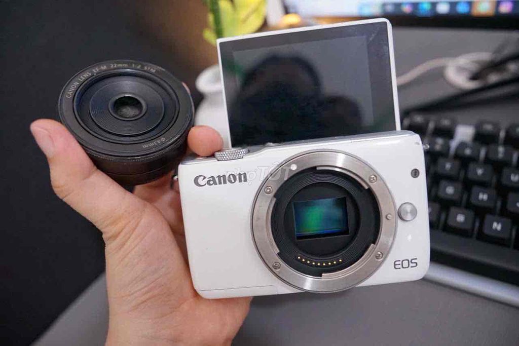 Máy ảnh Canon EOS M10 Trắng APS-C 18MP. Mua bán Máy ảnh, Máy quay tại Quận 3 Tp Hồ Chí Minh được đăng bởi Lê Thuỳ  hình 1