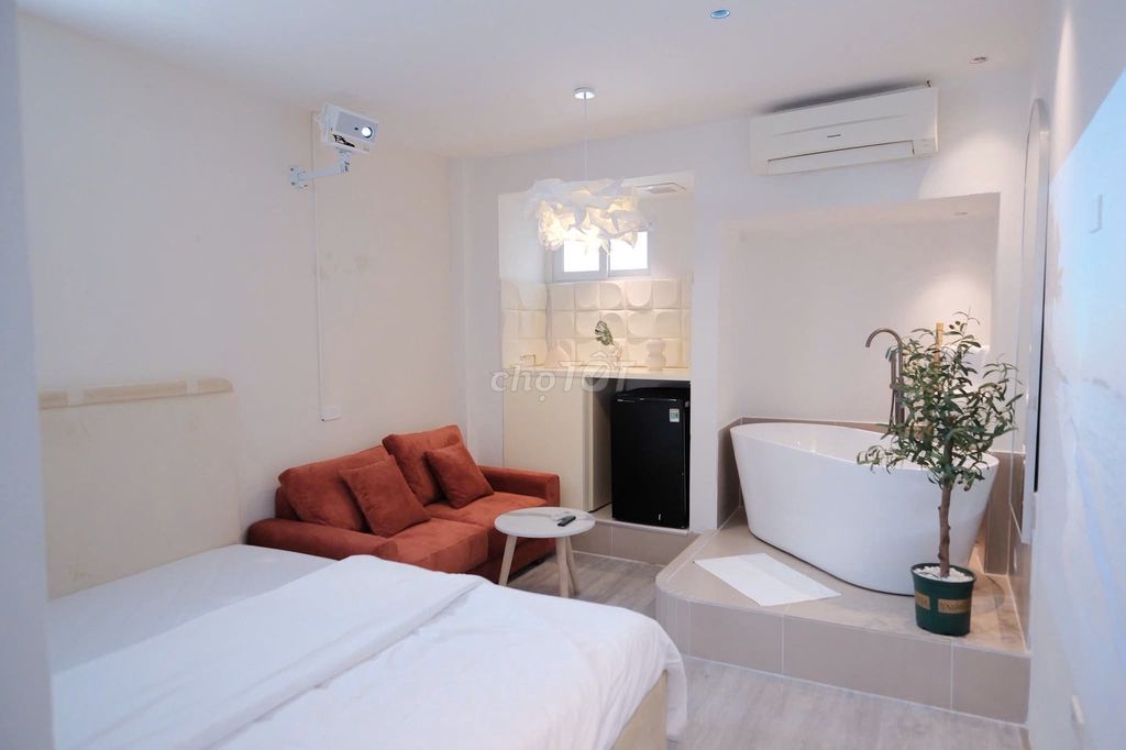 Nhượng toà homestay mặt phố Yên Ninh, Ba Đình, Hà Nội - 350tr