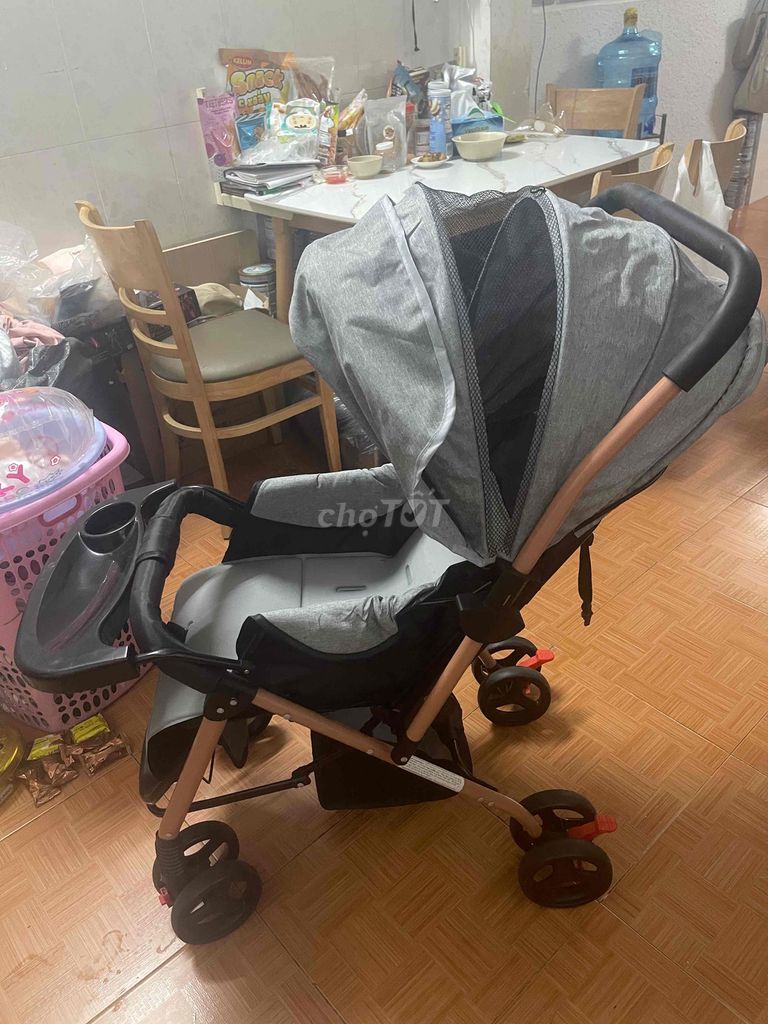 Xe đẩy Begie Xám Gấp gọn đẩy đựơc 2 chiều như hình. Mua bán Mẹ và bé tại Quận 12 Tp Hồ Chí Minh được đăng bởi Ngọc Trinh Nguyễn hình 1