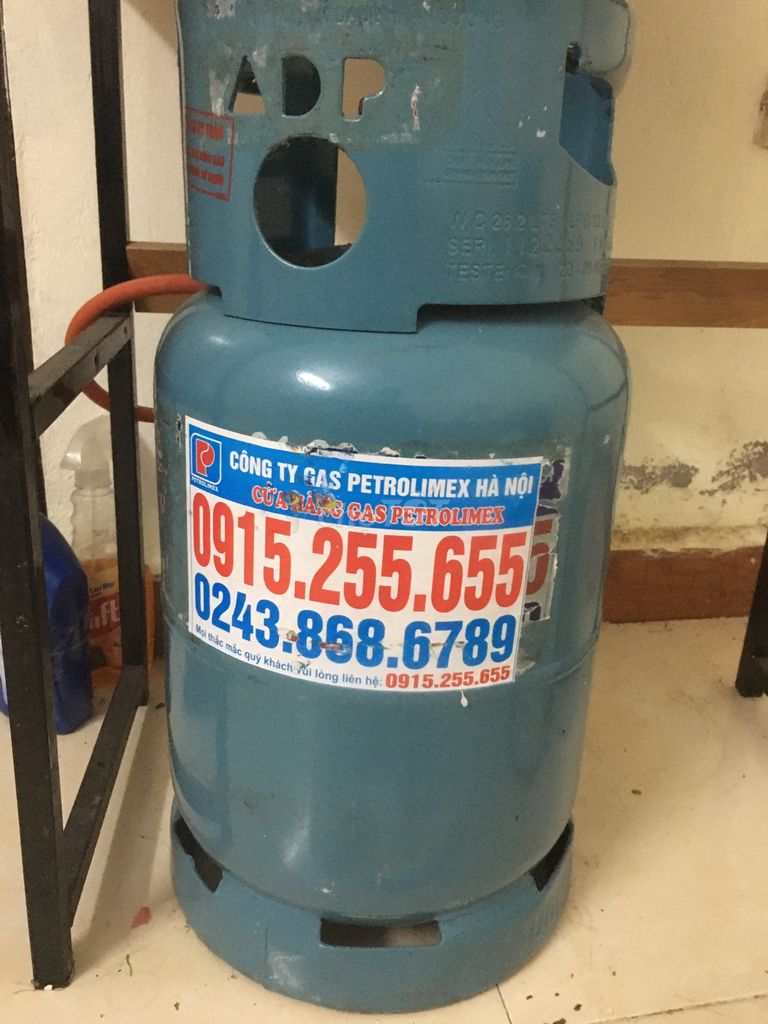 BẾP + BÌNH GAS (CÒN HƠN NỬA BÌNH GAS)