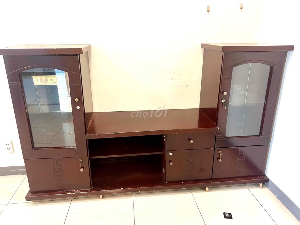 Em tặng Kệ tivi Gỗ Nâu. Mua bán Tủ, kệ gia đình tại Quận Bình Tân Tp Hồ Chí Minh được đăng bởi Huynh Linh hình 1